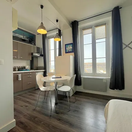 Le Joffre - Sur La Digue En Centre *