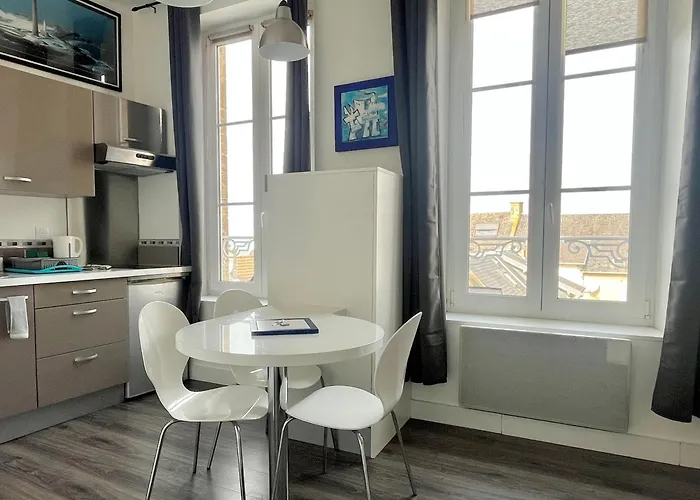 Le Joffre - Sur La Digue En Centre *